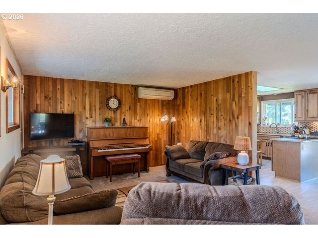 32728 Ne CHAMBERLAIN Rd, Corbett, OR 97019