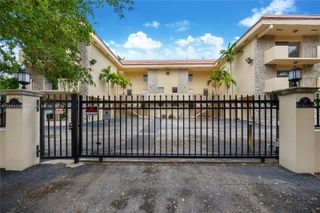 11 Edgewater Dr 8, Coral Gables, FL 33133