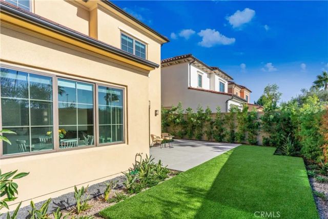 140 San Benito, Irvine, CA 92618