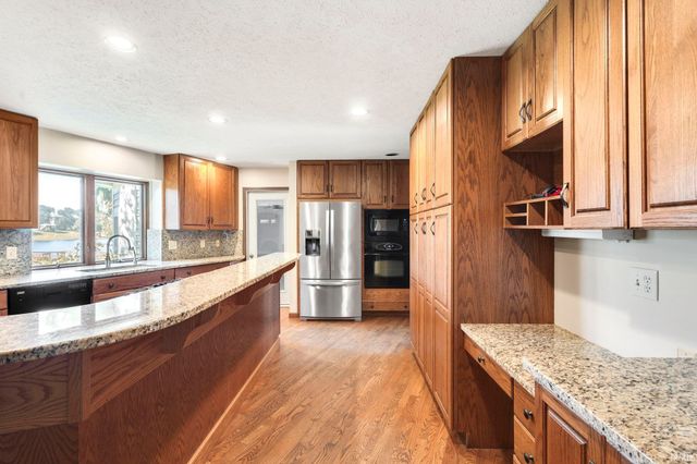 51945 Lake Knoll Court, Granger, IN 46530