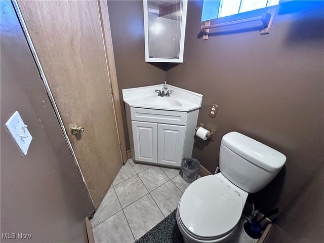 5177 Mahoning Avenue NW, Warren, OH 44483