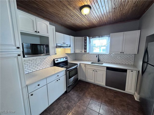 5177 Mahoning Avenue NW, Warren, OH 44483