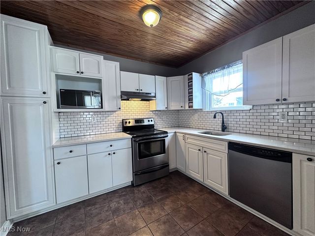 5177 Mahoning Avenue NW, Warren, OH 44483