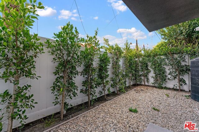 5443 Blackwelder Street, Los Angeles, CA 90016