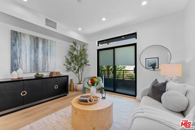 5443 Blackwelder Street, Los Angeles, CA 90016