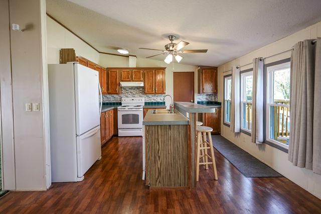 201 Orchard Ln, Bell Buckle, TN 37020