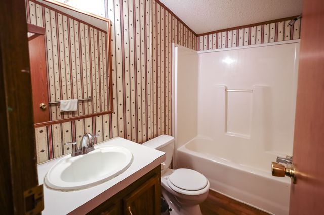 201 Orchard Ln, Bell Buckle, TN 37020