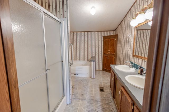 201 Orchard Ln, Bell Buckle, TN 37020