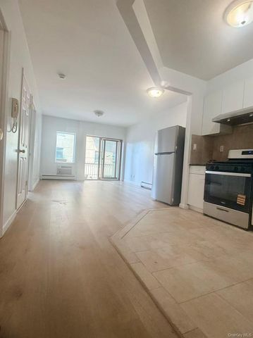 4231 Colden Street R1H, Flushing, NY 11355