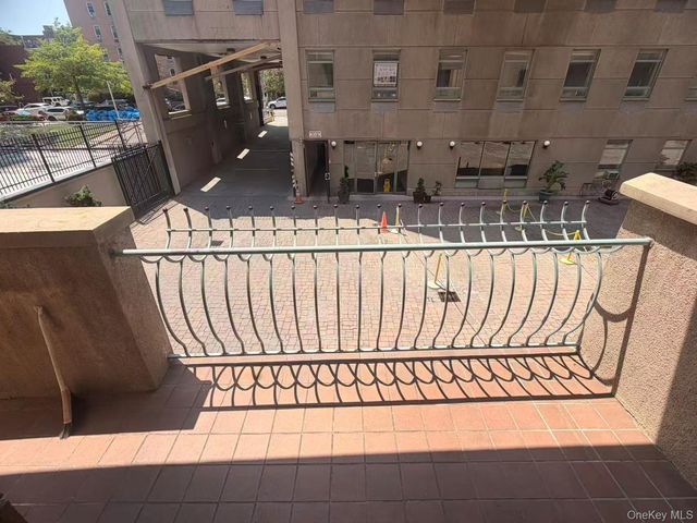 4231 Colden Street R1H, Flushing, NY 11355