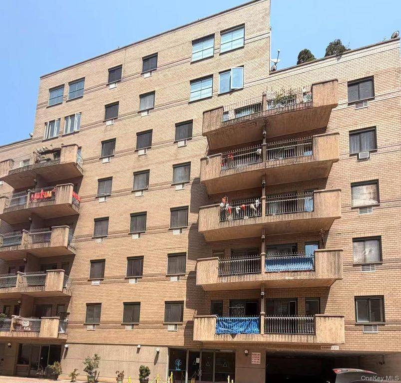 4231 Colden Street R1H, Flushing, NY 11355