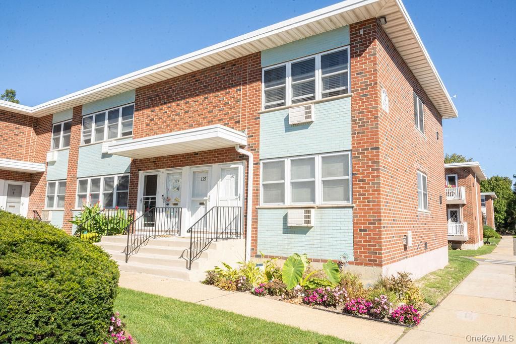 125 Farber Dr 125, West Babylon, NY 11704 — photo 3