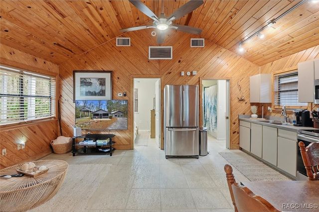 7051 182nd Street, Inglis, FL 34449