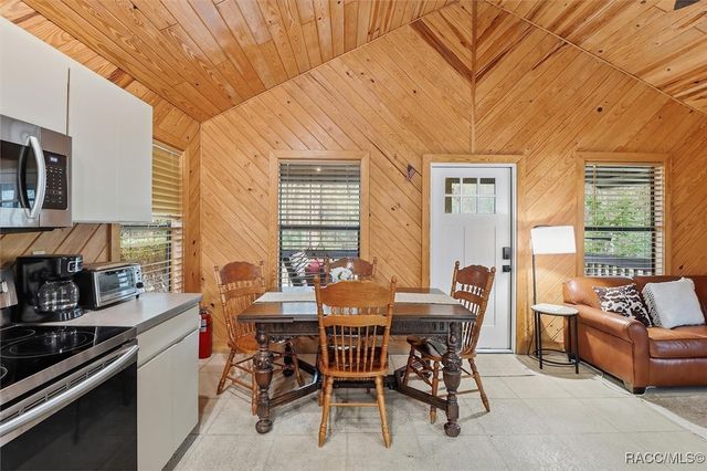 7051 182nd Street, Inglis, FL 34449