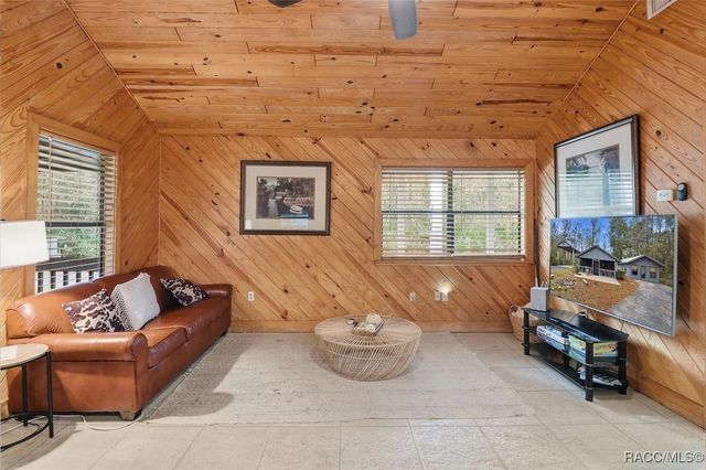 7051 182nd Street, Inglis, FL 34449