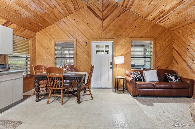 7051 182nd Street, Inglis, FL 34449