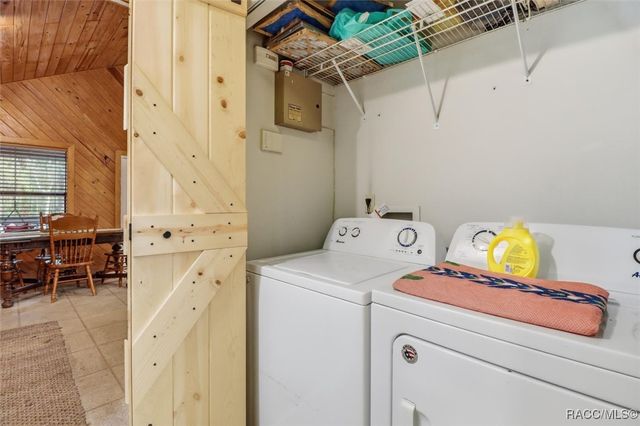 7051 182nd Street, Inglis, FL 34449