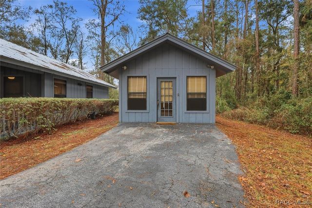 7051 182nd Street, Inglis, FL 34449