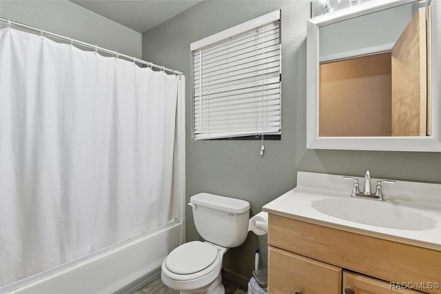 7051 182nd Street, Inglis, FL 34449