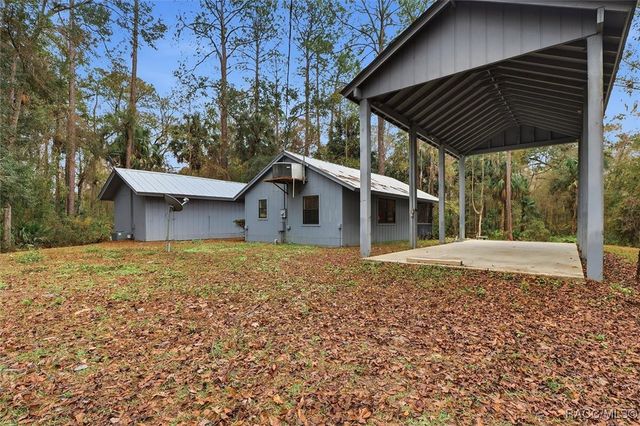 7051 182nd Street, Inglis, FL 34449