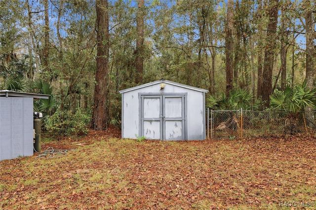 7051 182nd Street, Inglis, FL 34449