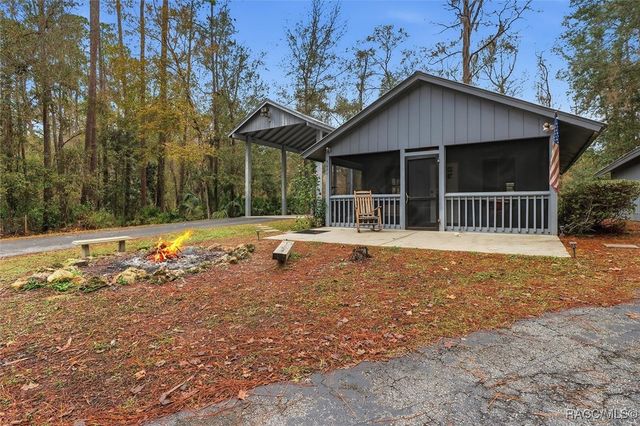 7051 182nd Street, Inglis, FL 34449