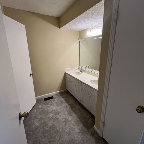 5016 Twin Lakes Dr, Old Hickory, TN 37138