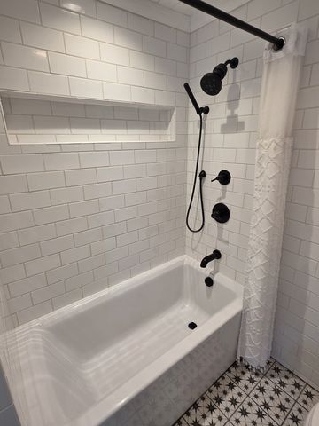 5016 Twin Lakes Dr, Old Hickory, TN 37138