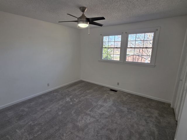 5016 Twin Lakes Dr, Old Hickory, TN 37138