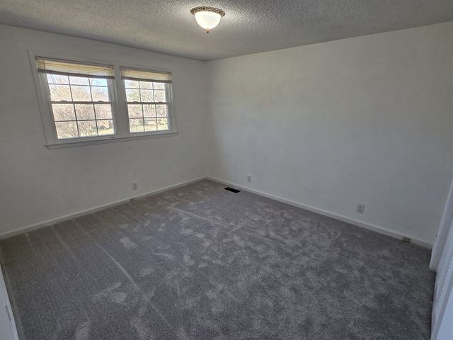 5016 Twin Lakes Dr, Old Hickory, TN 37138