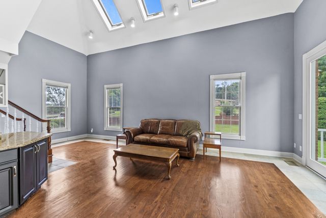 101 Governors Point Blvd, Hendersonville, TN 37075
