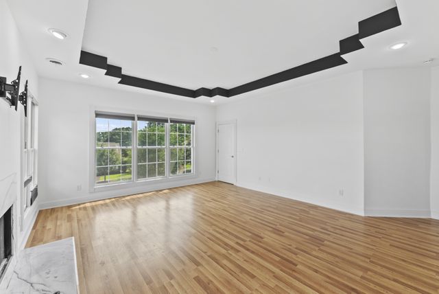 101 Governors Point Blvd, Hendersonville, TN 37075