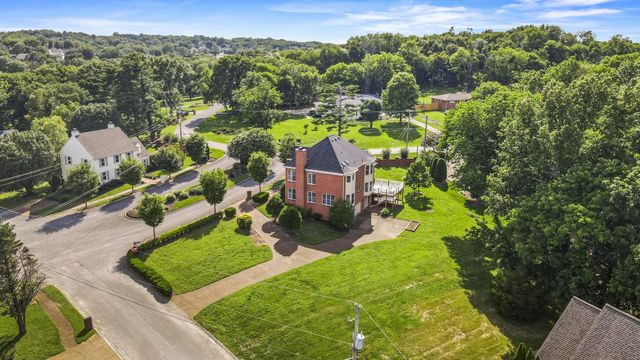 101 Governors Point Blvd, Hendersonville, TN 37075