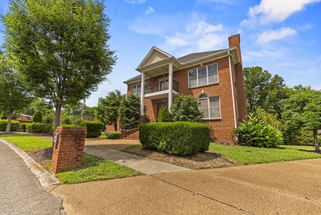101 Governors Point Blvd, Hendersonville, TN 37075