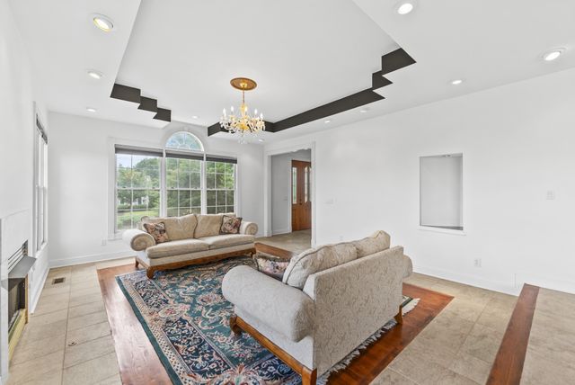 101 Governors Point Blvd, Hendersonville, TN 37075