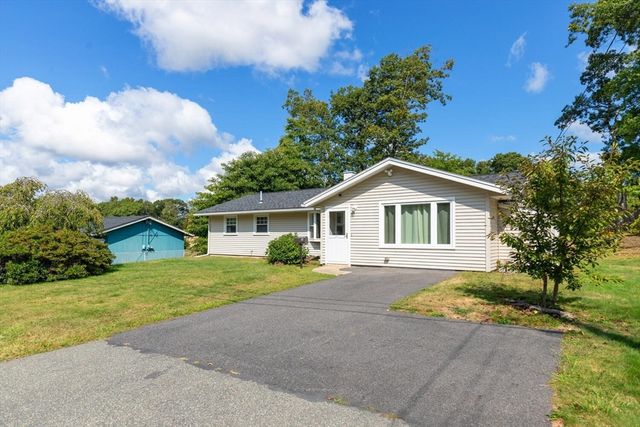 18 Brookfield Dr, Brockton, MA 02302
