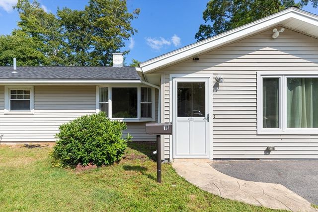 18 Brookfield Dr, Brockton, MA 02302