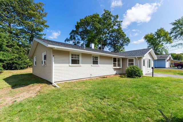 18 Brookfield Dr, Brockton, MA 02302