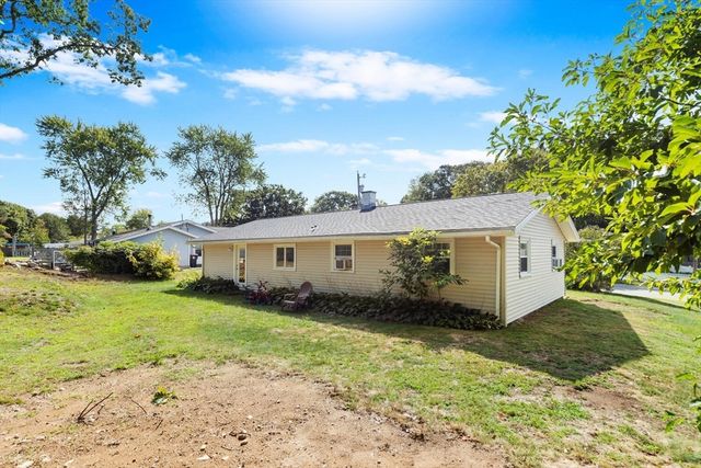 18 Brookfield Dr, Brockton, MA 02302