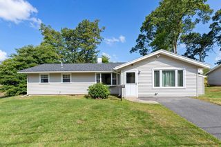 18 Brookfield Dr, Brockton, MA 02302