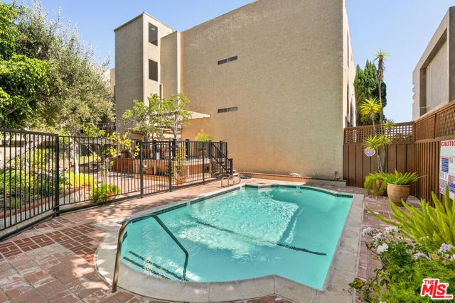 8960 Cynthia Street 207, West Hollywood, CA 90069