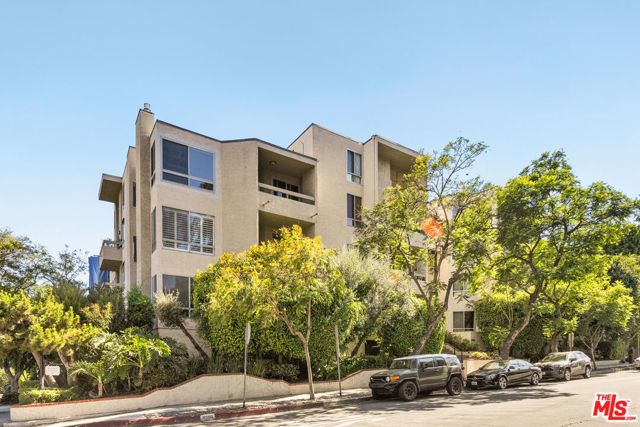 8960 Cynthia Street 207, West Hollywood, CA 90069