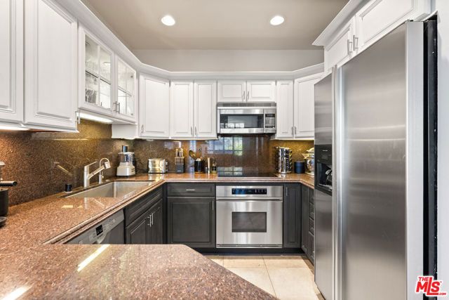 8960 Cynthia Street 207, West Hollywood, CA 90069