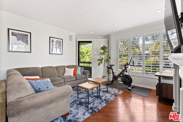 8960 Cynthia Street 207, West Hollywood, CA 90069