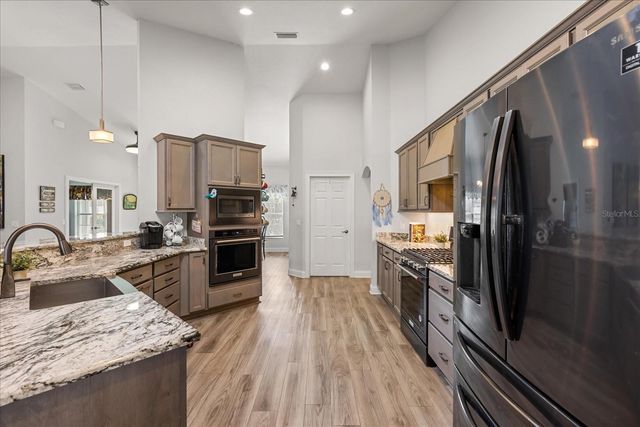 9563 SW 40TH TERRACE, Ocala, FL 34476