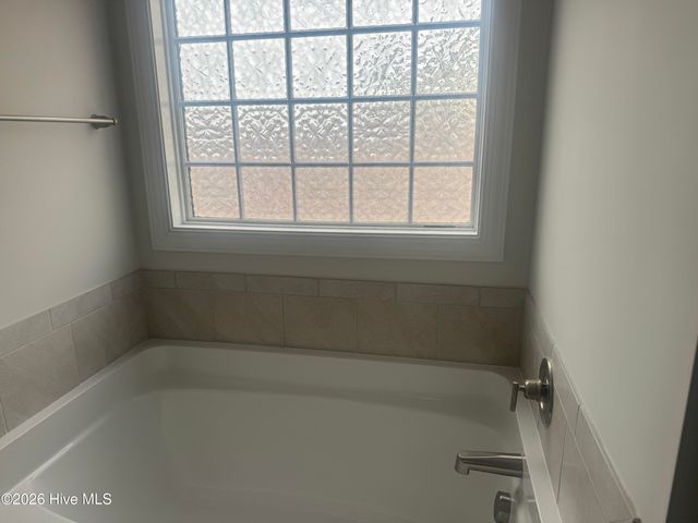 592 Appalachian Trail S, Jacksonville, NC 28546