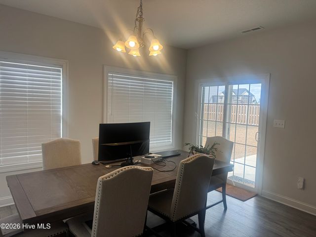 592 Appalachian Trail S, Jacksonville, NC 28546