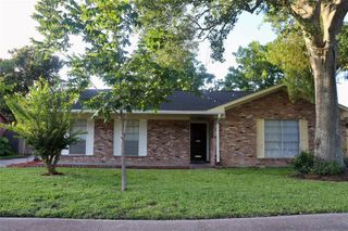 6122 Heatherbrook Drive, Houston, TX 77085