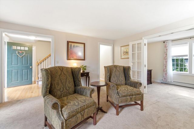 16 Alyssa Drive, Derry, NH 03038