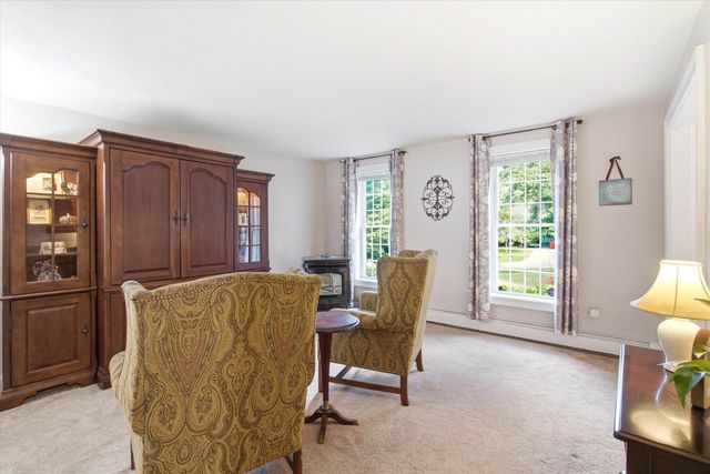 16 Alyssa Drive, Derry, NH 03038